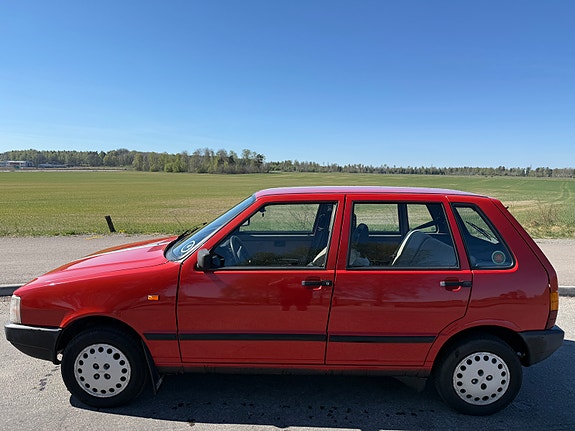 Fiat Uno 4 of 5
