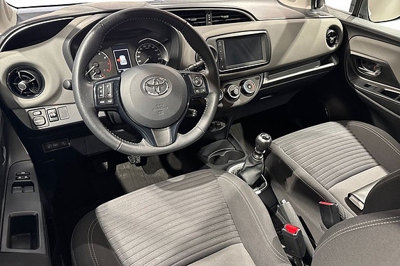 Toyota Yaris 5 of 5