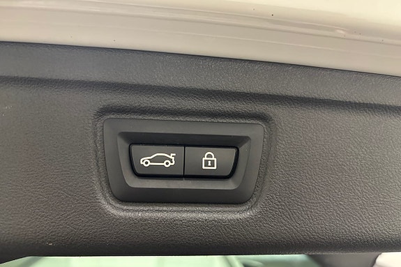 BMW 330e 21 of 25