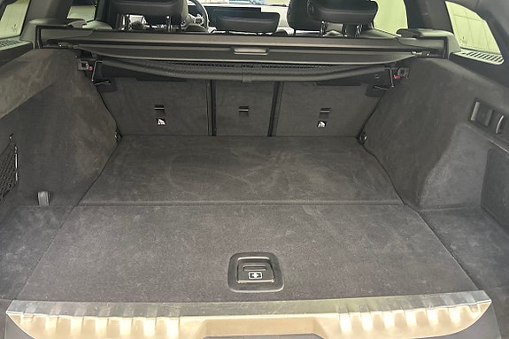 BMW 330e 13 of 25