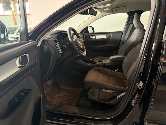 Volvo XC40 18 of 27