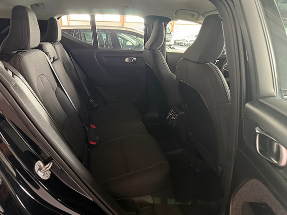 Volvo XC40 14 of 27