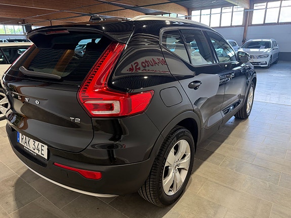 Volvo XC40 7 of 27