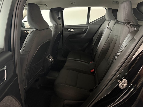 Volvo XC40 17 of 27