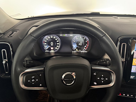 Volvo XC40 22 of 27