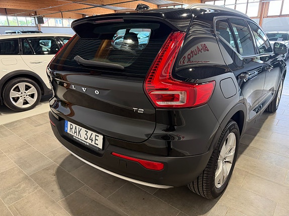 Volvo XC40 6 of 27