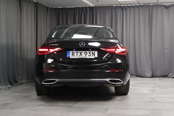 Mercedes-Benz C300 e 4 of 5