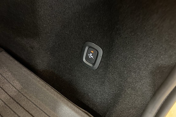Volvo XC60 17 of 26