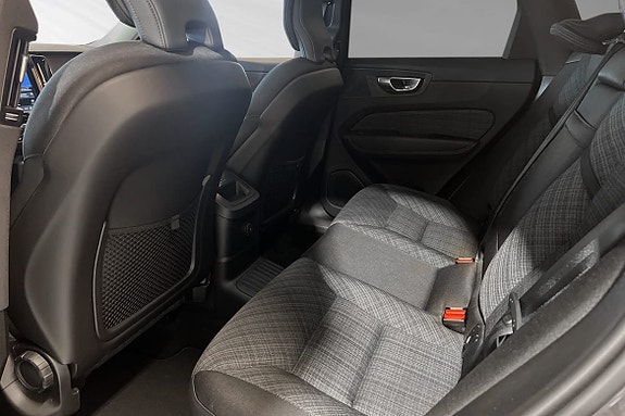 Volvo XC60 8 of 26