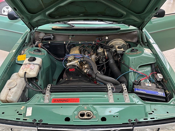 Volvo 244 21 of 24