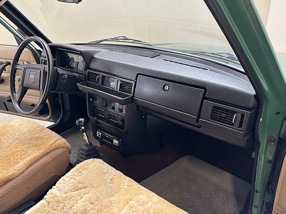 Volvo 244 18 of 24