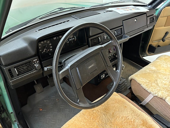 Volvo 244 13 of 24