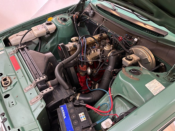 Volvo 244 22 of 24
