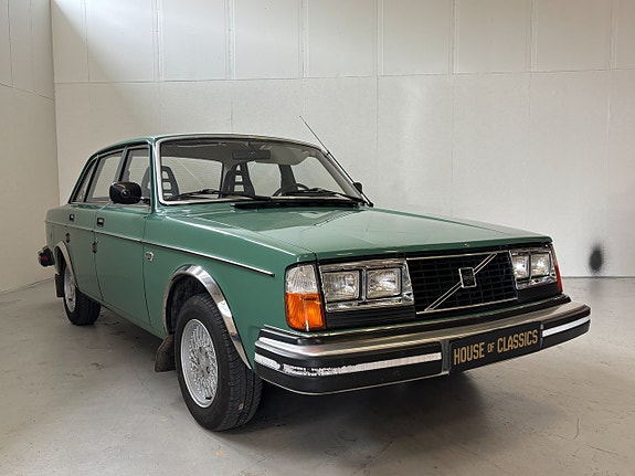 Volvo 244 3 of 5