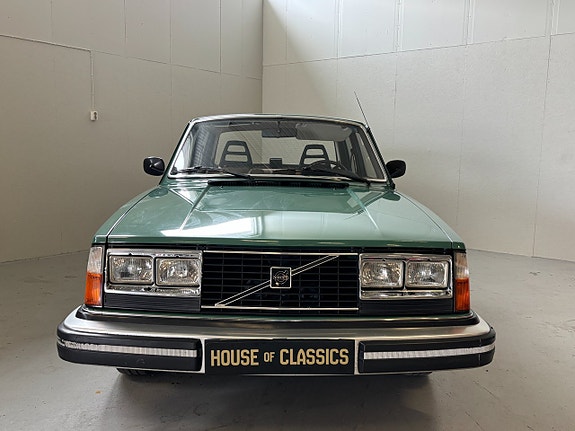 Volvo 244 2 of 5