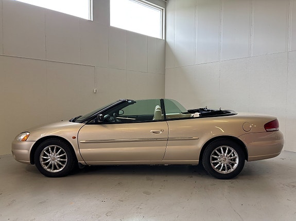 Chrysler Sebring 6 of 19