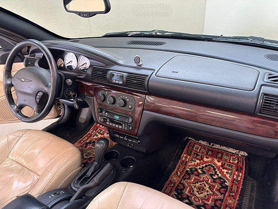 Chrysler Sebring 17 of 19