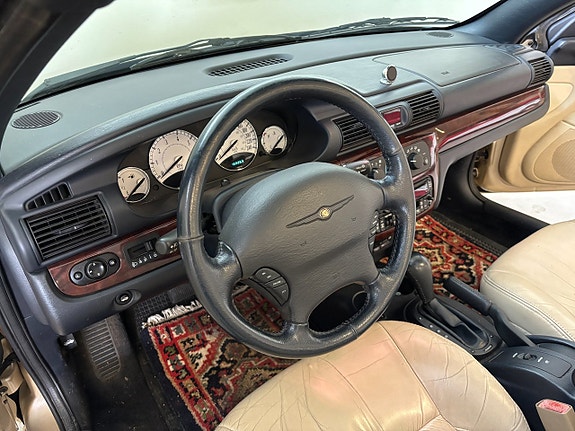 Chrysler Sebring 14 of 19