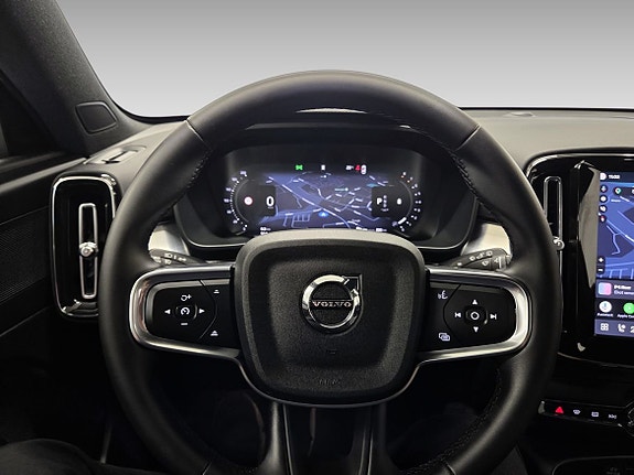 Volvo XC40 7 of 15