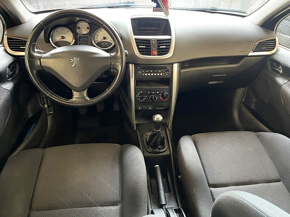Peugeot 207 14 of 14