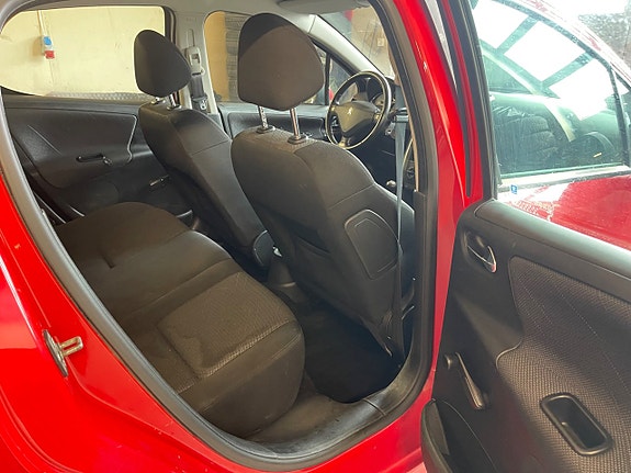Peugeot 207 8 of 14