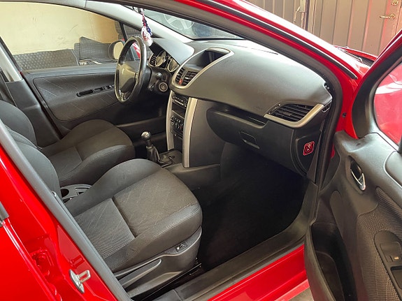 Peugeot 207 9 of 14