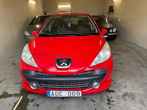 Peugeot 207 2 of 5