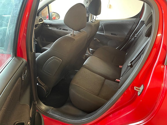 Peugeot 207 10 of 14