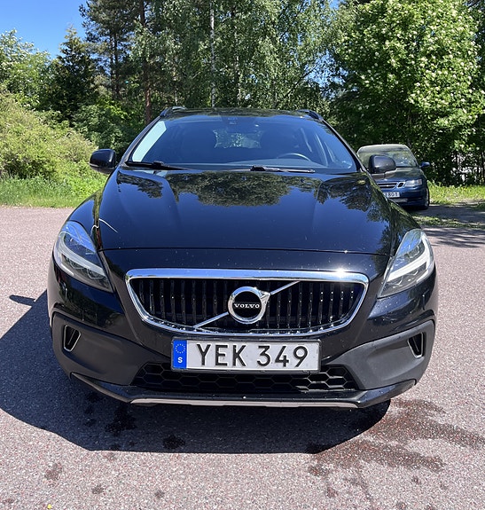 Volvo V40 Cross Country 3 of 5