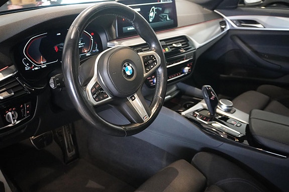 BMW 520d 2 of 5