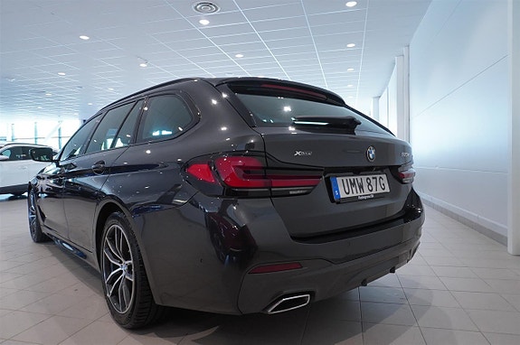 BMW 520d 4 of 5