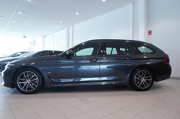 BMW 520d 3 of 5