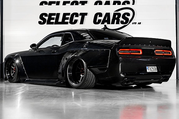 Dodge Challenger 4 of 5