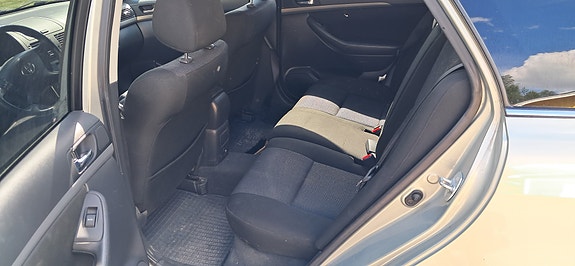 Toyota Avensis 5 of 5