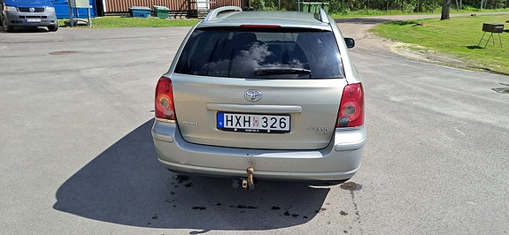 Toyota Avensis 3 of 5