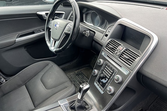 Volvo XC60 16 of 30