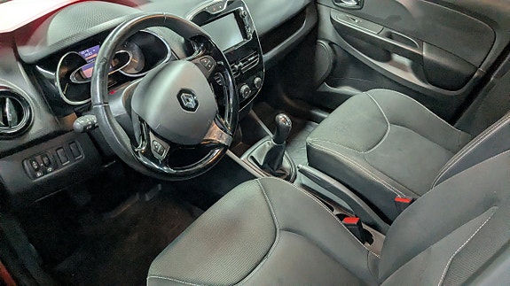 Renault Clio 2 of 5