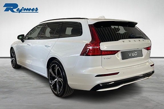 Volvo V60 2 of 7