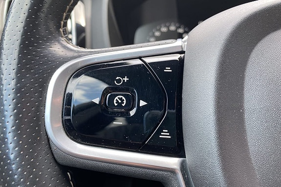 Volvo XC60 25 of 27