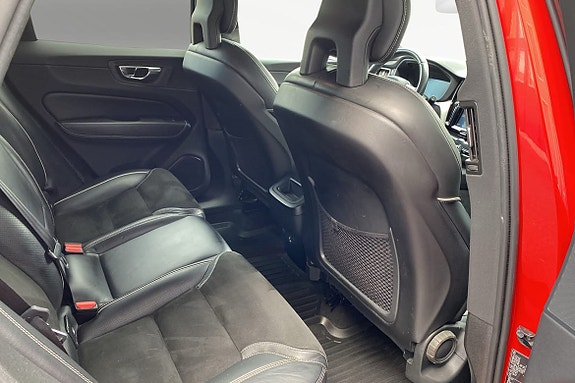 Volvo XC60 11 of 27