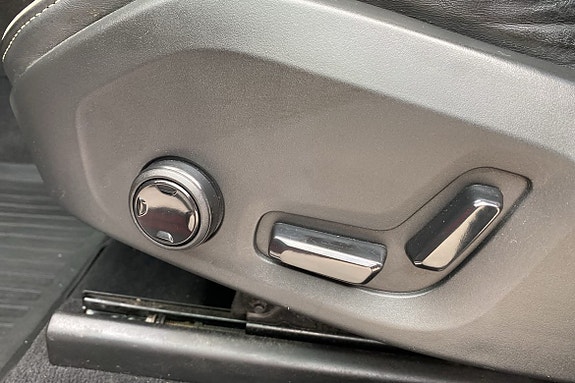 Volvo XC60 17 of 27