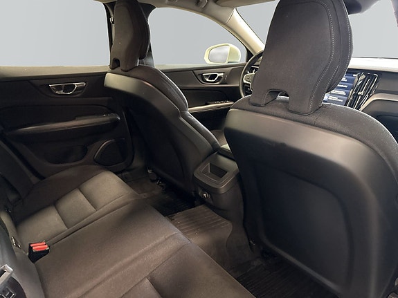 Volvo V60 8 of 13