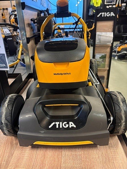 STIGA Batteridriven gräsklippare Multiclip 547e S Kit