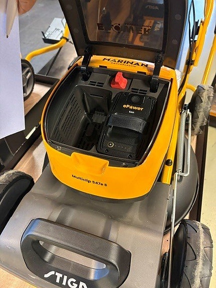 STIGA Batteridriven gräsklippare Multiclip 547e S Kit 2 of 3