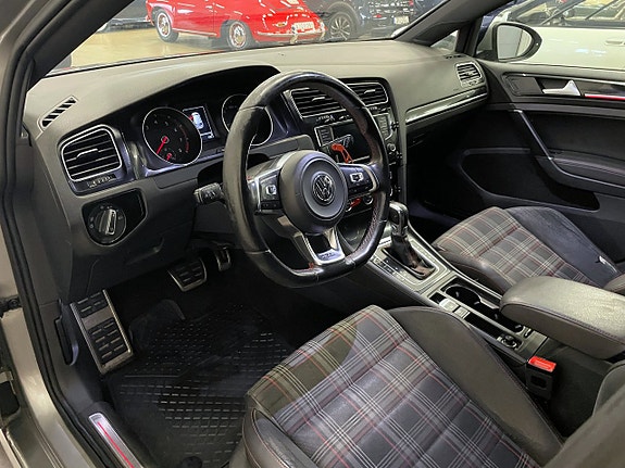 Volkswagen Golf I 9 of 15