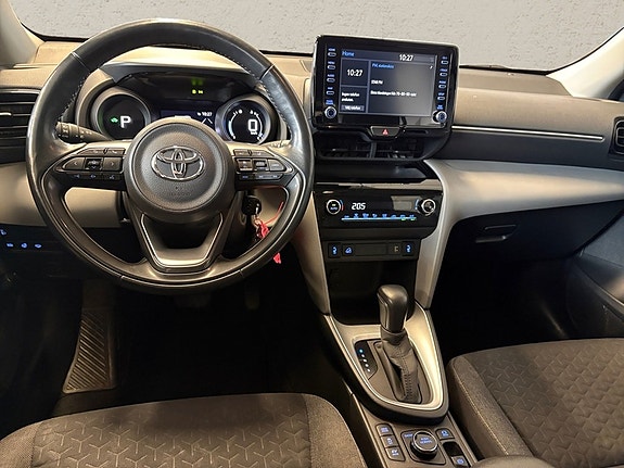 Toyota Yaris Cross 2 of 5