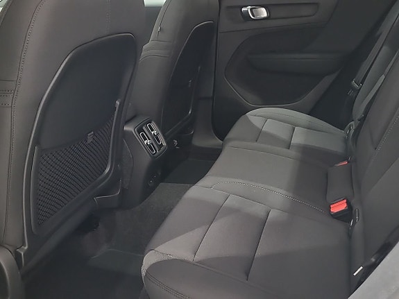 Volvo EX40 6 of 20
