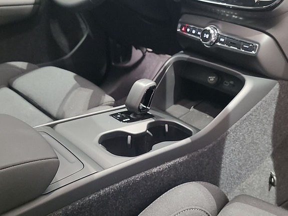 Volvo EX40 18 of 20