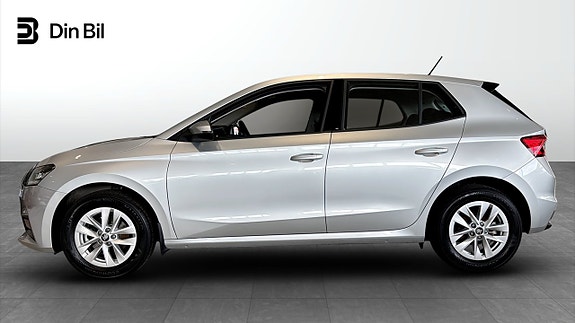 Skoda Fabia 2 of 5