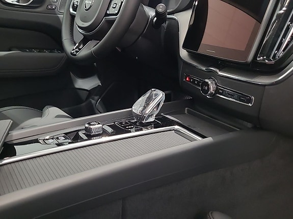 Volvo XC60 16 of 18
